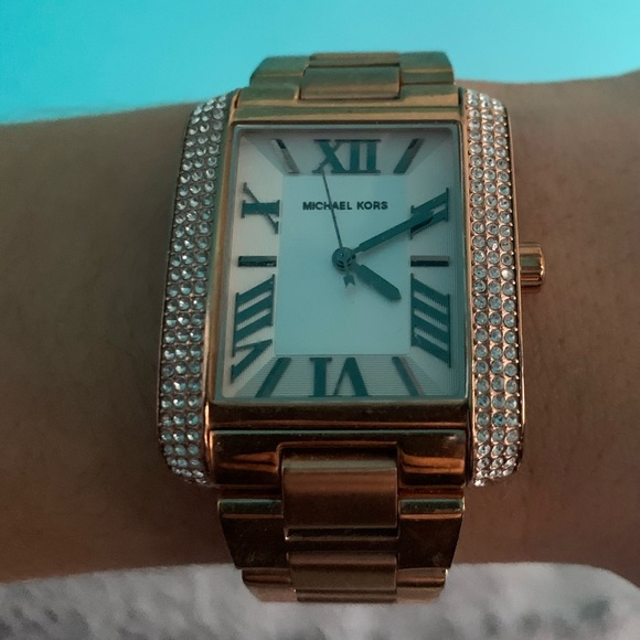 Designer Women’s Micheal Kors Watch - Picture 3 of 3